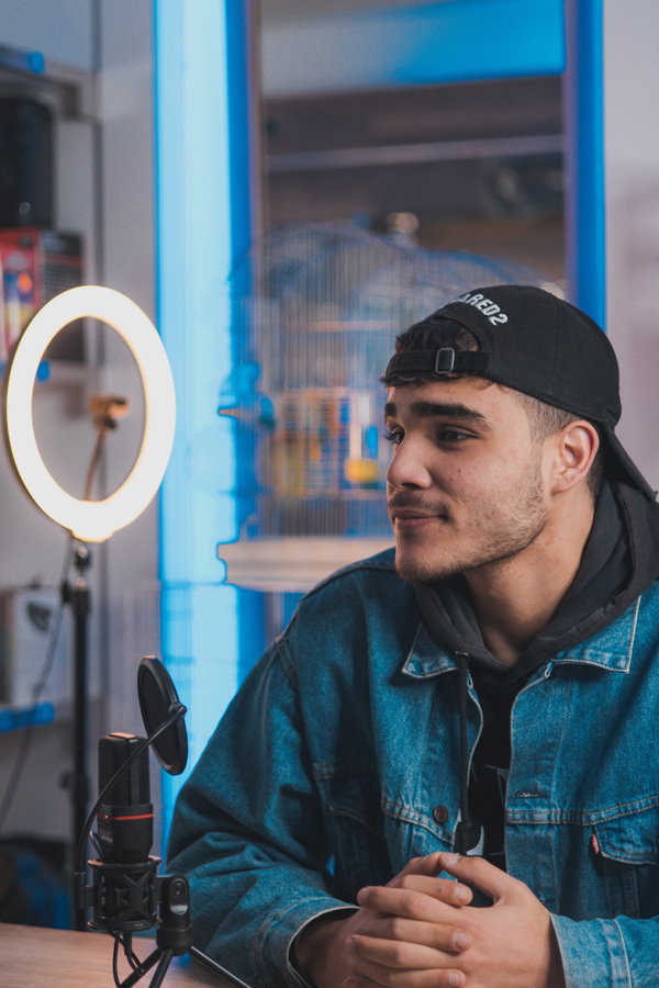 Creator with ring light